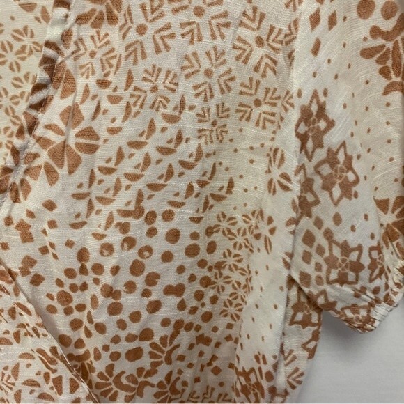 Mine Ivory and Tan Print Wrap Front Puffed Short Sleeve Peplum Gauze Top Size L - Picture 7 of 11